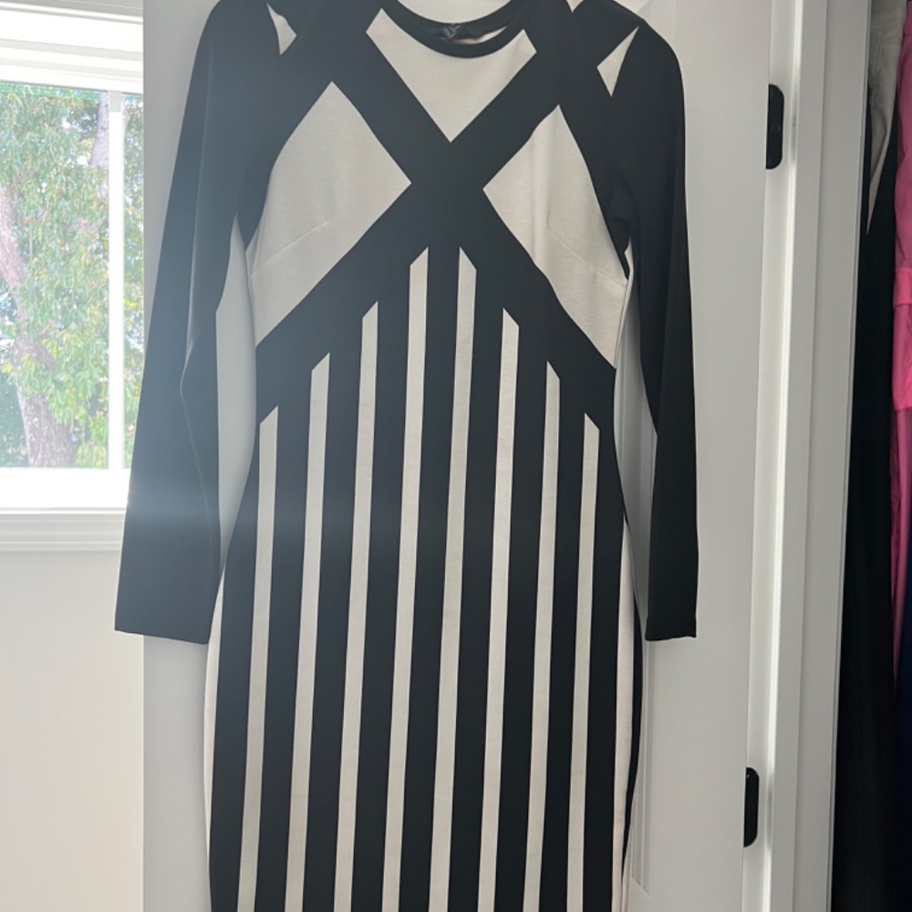 Dress - Picture 2 of 3